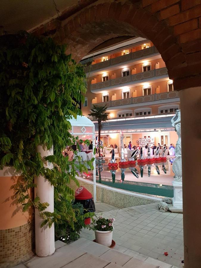 Grand Hotel Osman Ristorante Il Danubio Atena Lucana Exterior photo